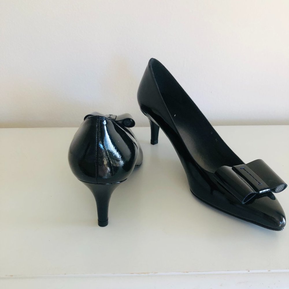 Stuart Weitzman Tuxbow Patent Leather Pointed Toe… - image 1